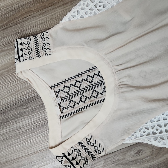 Miss Me Lightweight Gauze Tank Top Laser Cut Inserts Women's Large - Picture 2 of 16